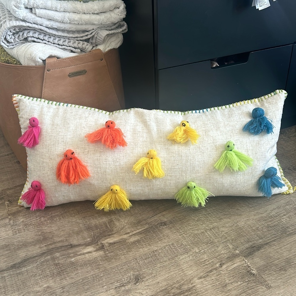 Novograts accent pillow